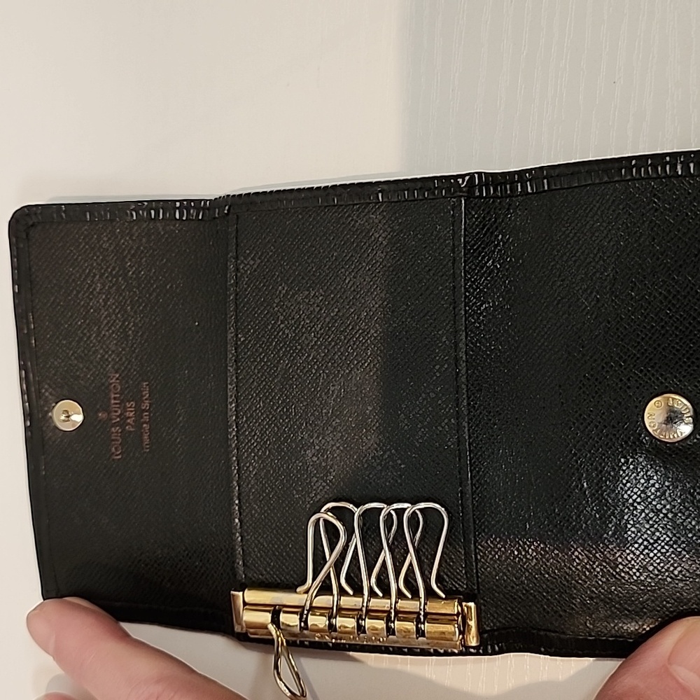 Vintage Louis Vuitton Black Epi Key Holder - Picture 11 of 12
